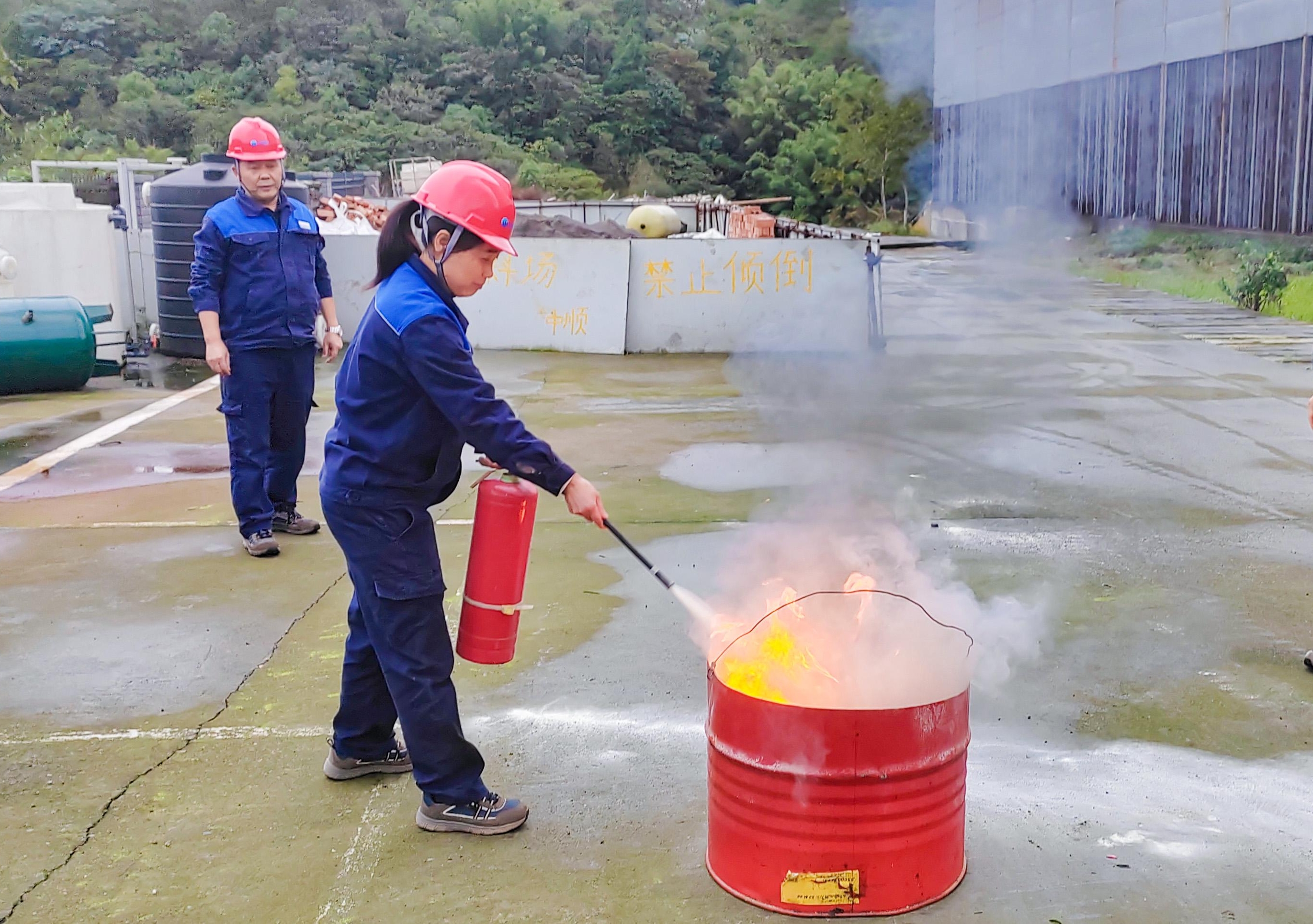 滅火器使用實操演練.jpeg